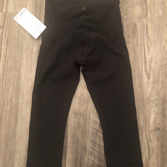 lululemon ribbed contoured HR crop 17" - Picture 2 of 6